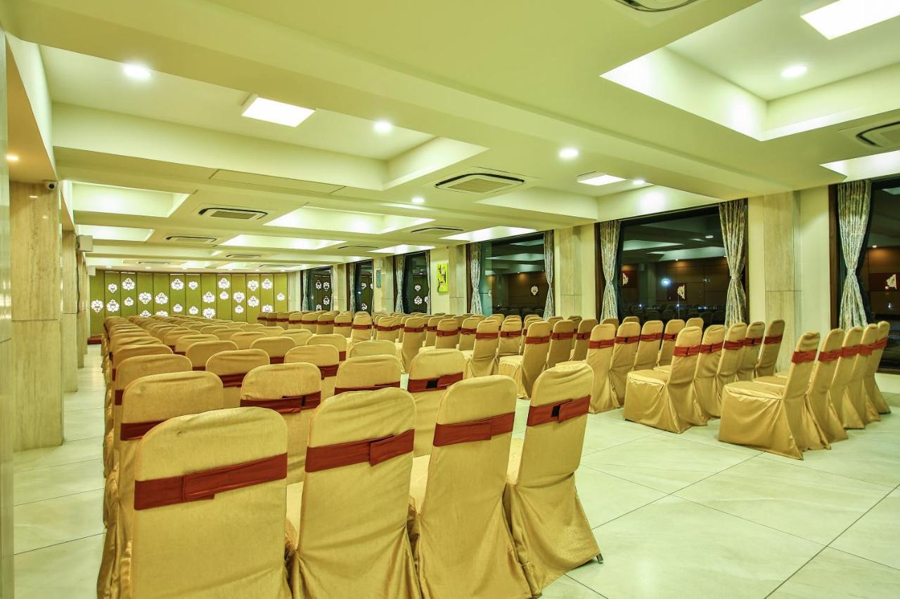 Fabhotel Flora Vastral Ahmedabad Exterior photo