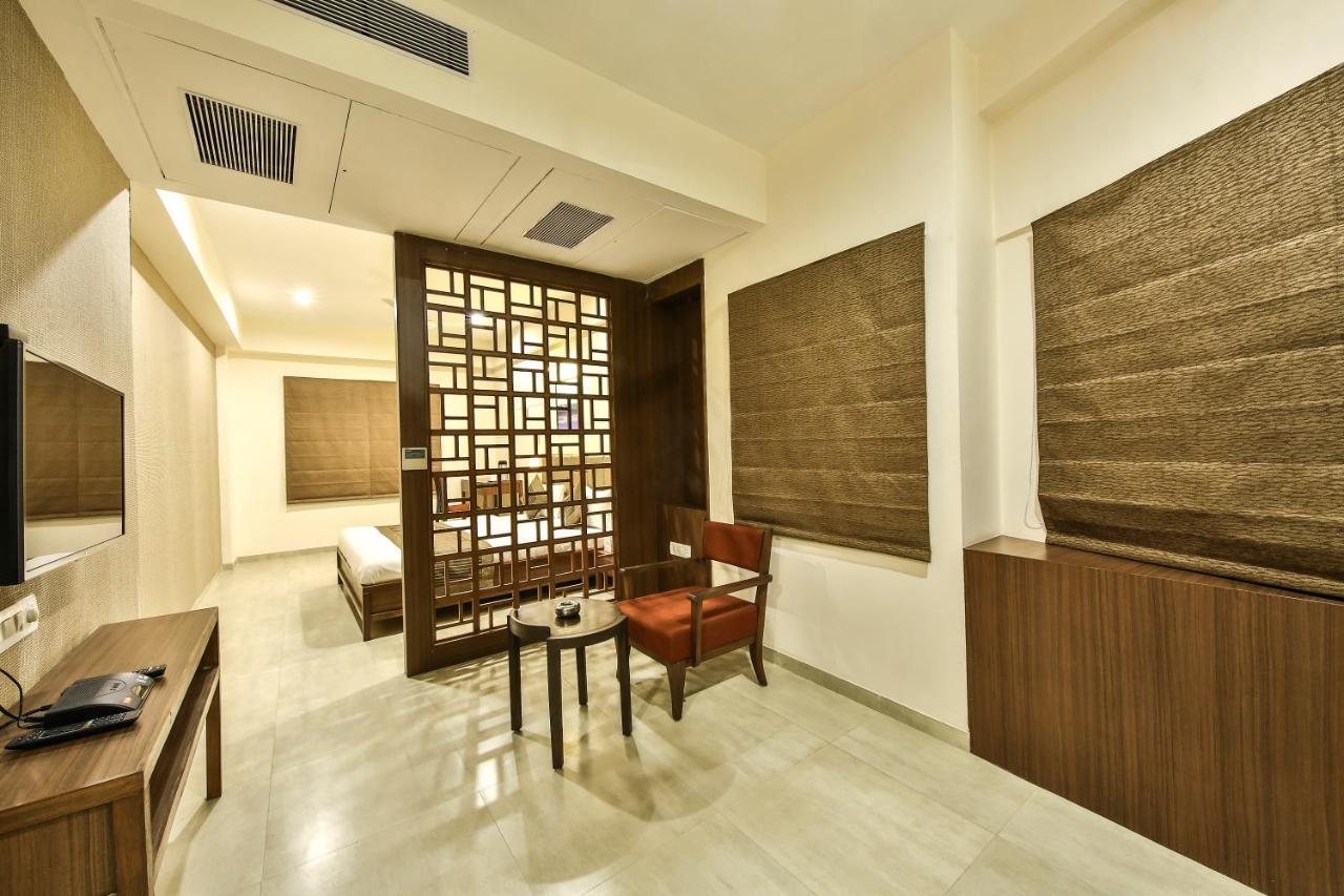 Fabhotel Flora Vastral Ahmedabad Exterior photo